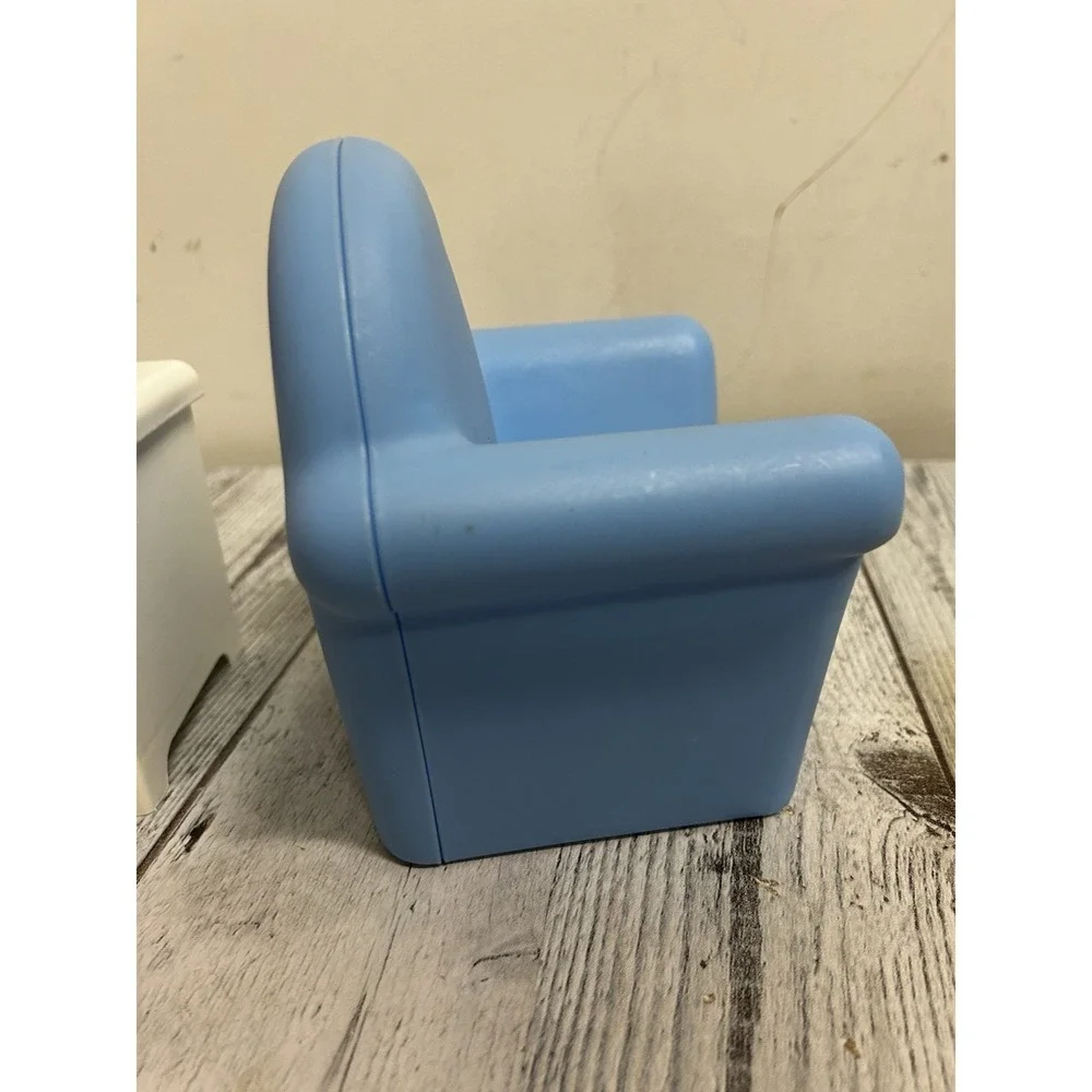 Vintage Little Tikes My Size Barbie Doll House Living Room Chair Tv Stand Pillow